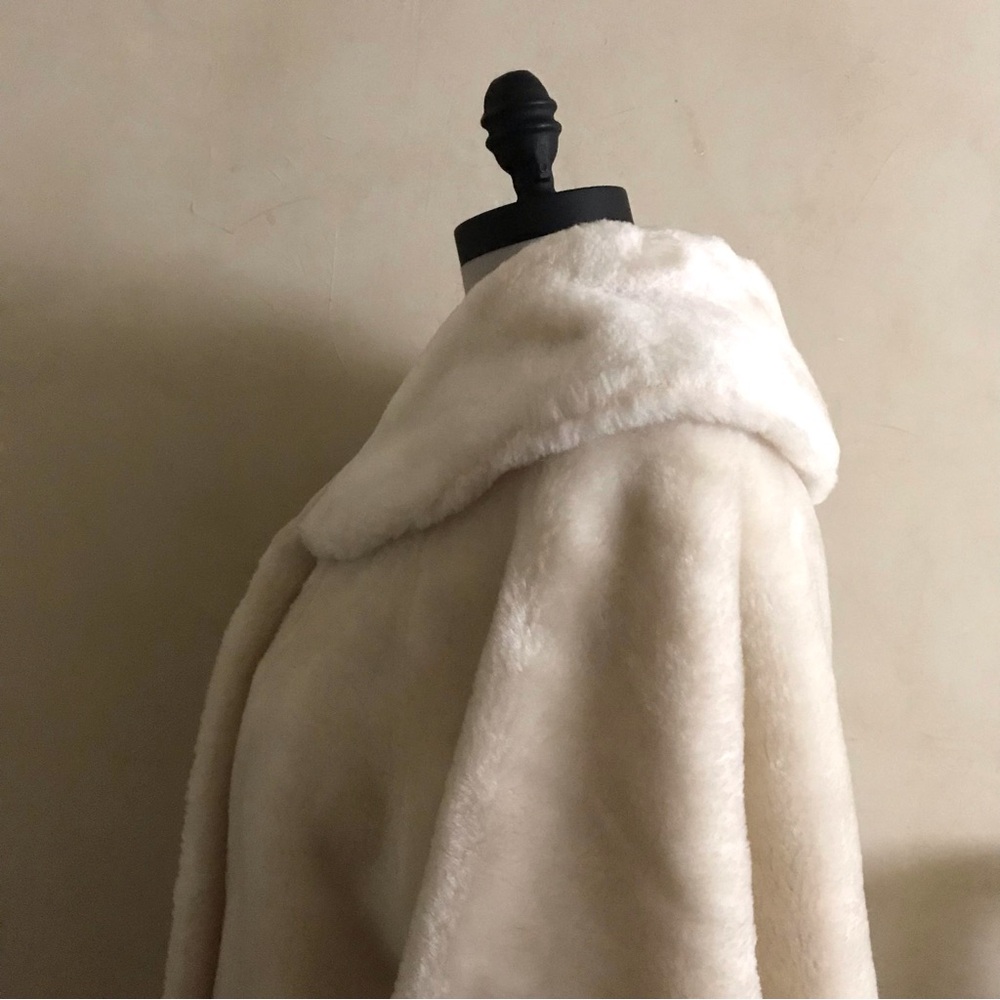 Vintage Cream Plush Coat - Picture 5 of 12